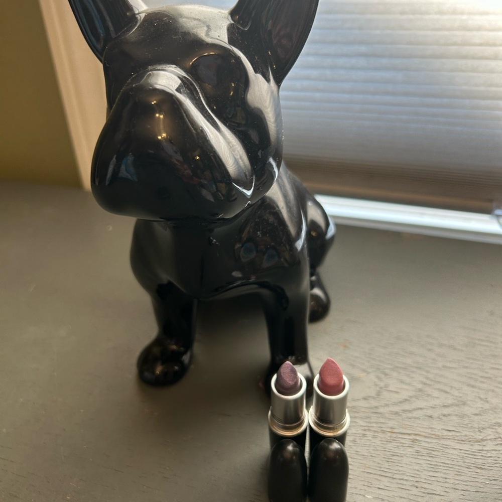 @Thecatsmeows perverted and pick me lippies